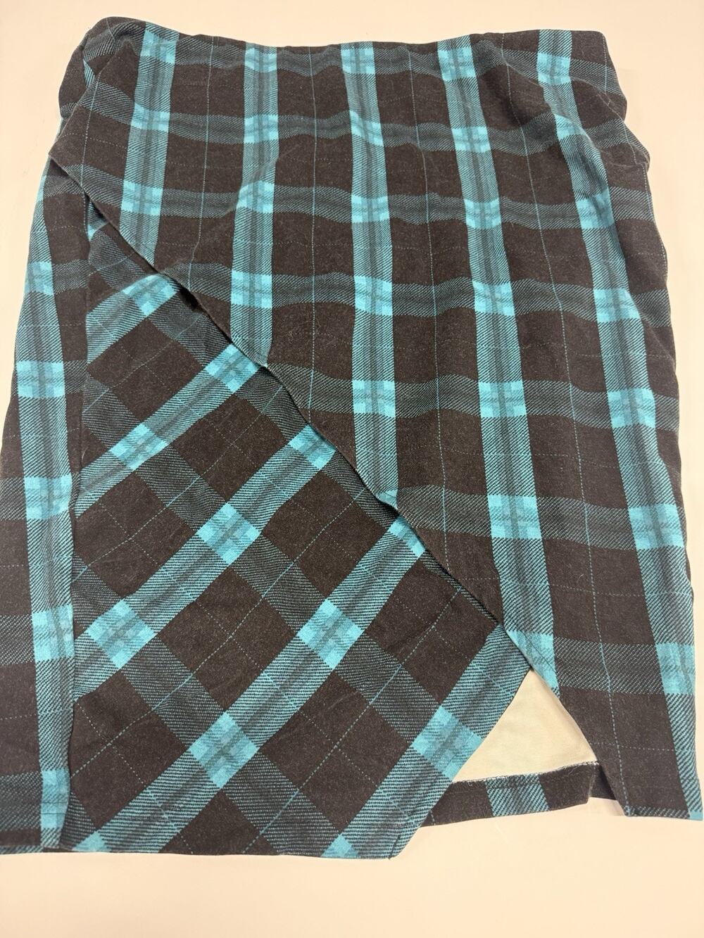 Torrid Size 1 Blue and black plaid pencil skirt